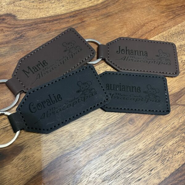 PORTE CLEF EN CUIR PERSONNALISE – Image 2